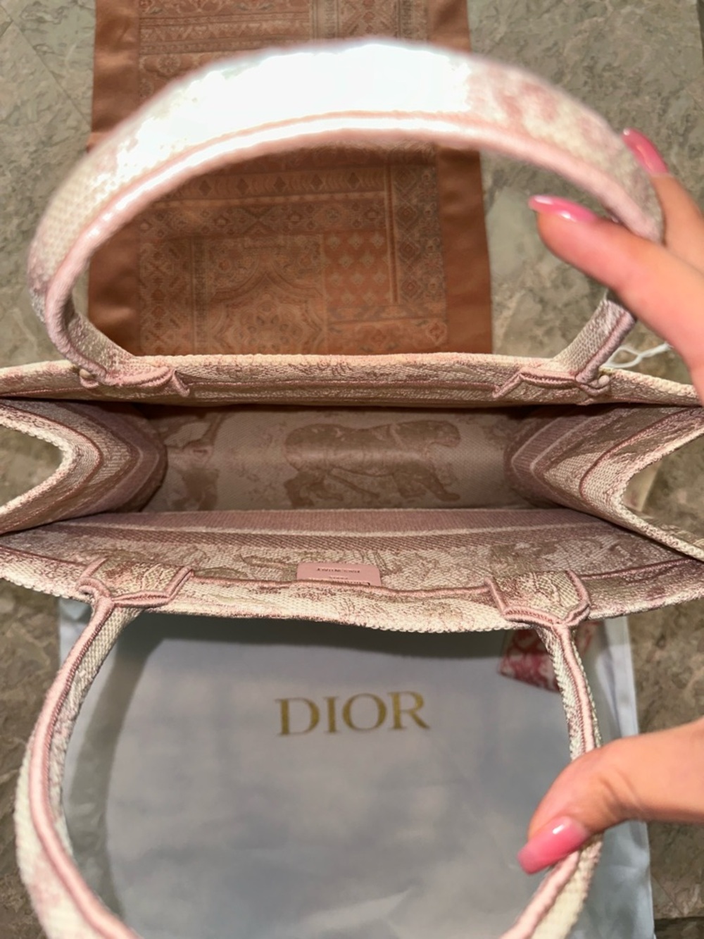 Dior medium Pink Book Tote!!💖 - Picture 5 of 8